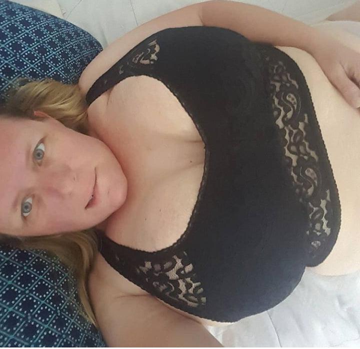 17P Big Titty White Instagram Milf Whore Named Cathy