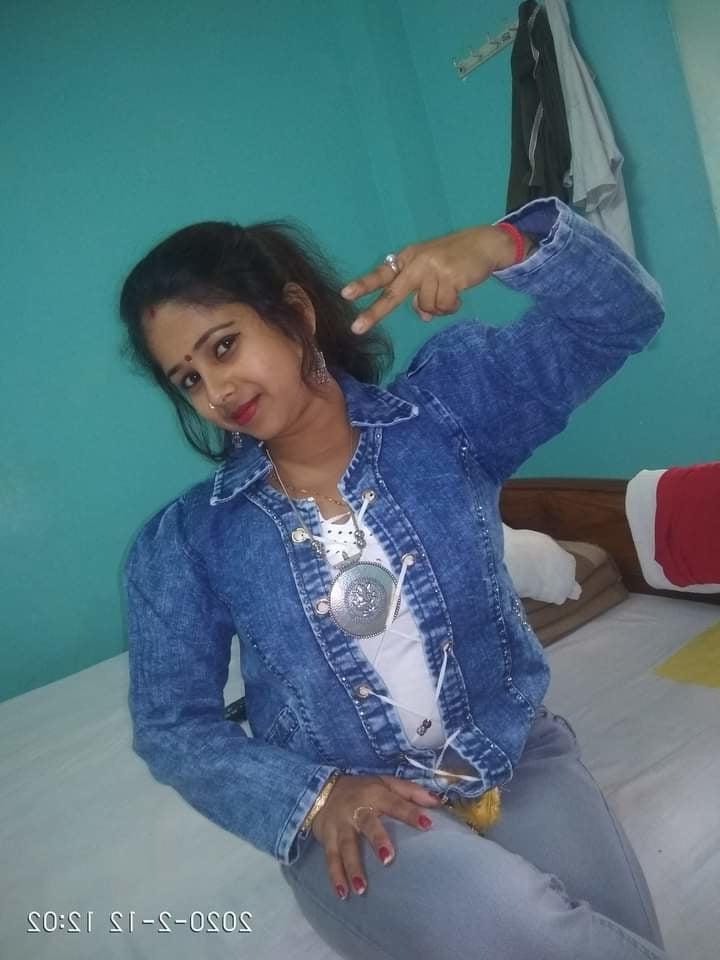 12P Some nude pics of swet Bhabhi
