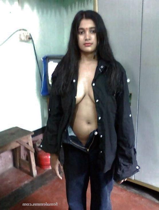 25P Beautiful bangladesh bhabhi nude photos