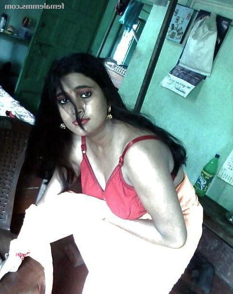 25P Beautiful bangladesh bhabhi nude photos