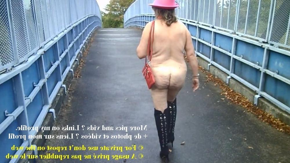 11P Nude walks