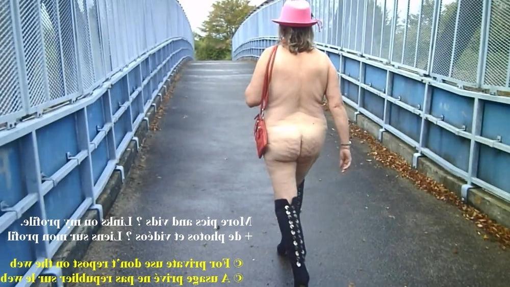 11P Nude walks