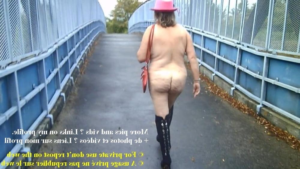 11P Nude walks
