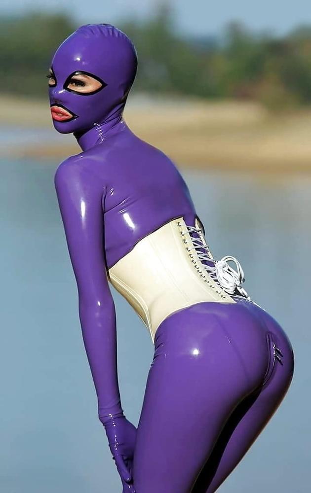 25P Lovely Latex