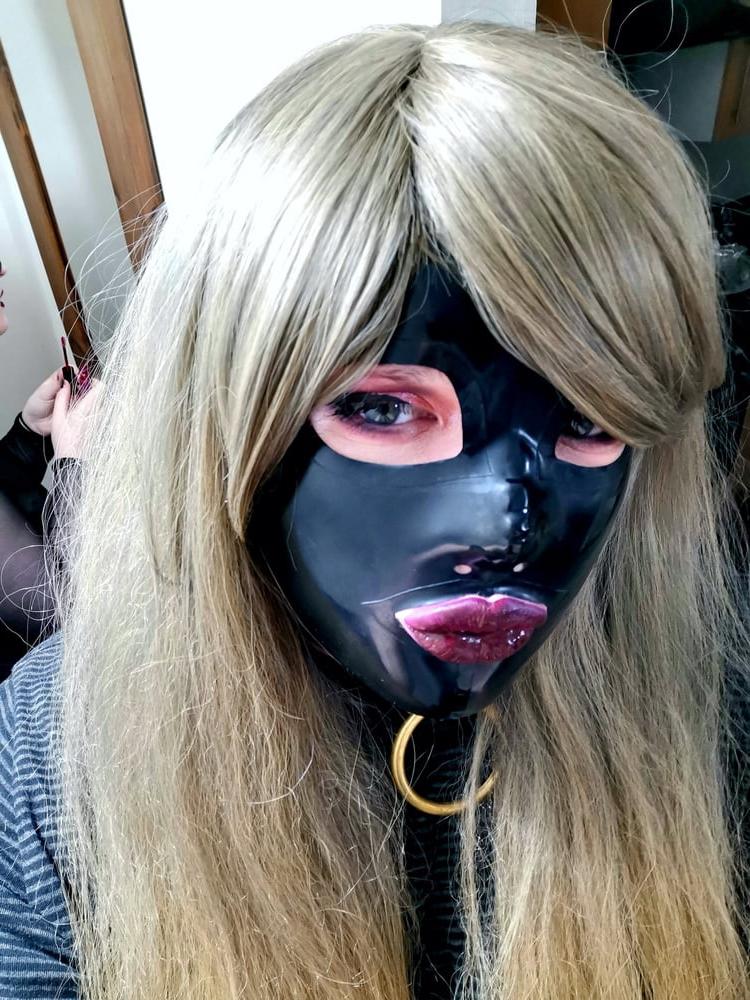 17P Mistress and a Latex Slut