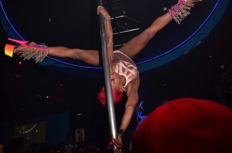 25P Ebony strip club 02