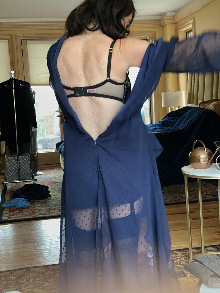 15P Asian MILF Loves Blue Stockings and Garter