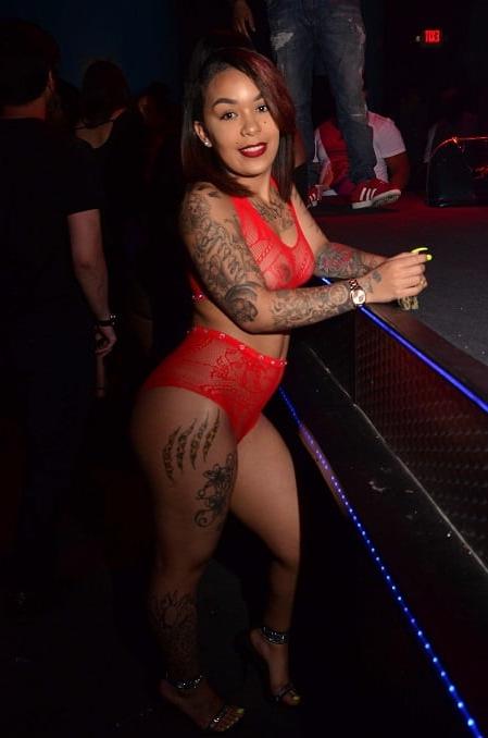 25P Ebony strip club 05