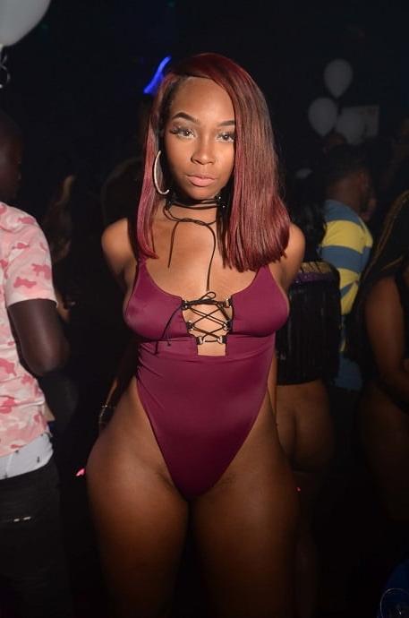 25P Ebony strip club 05