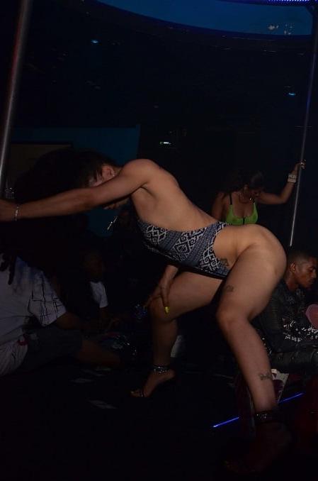 25P Ebony strip club 06