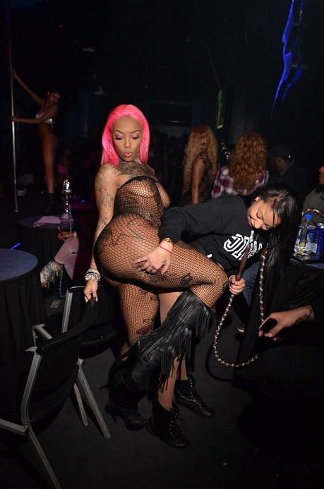 25P Ebony strip club 06