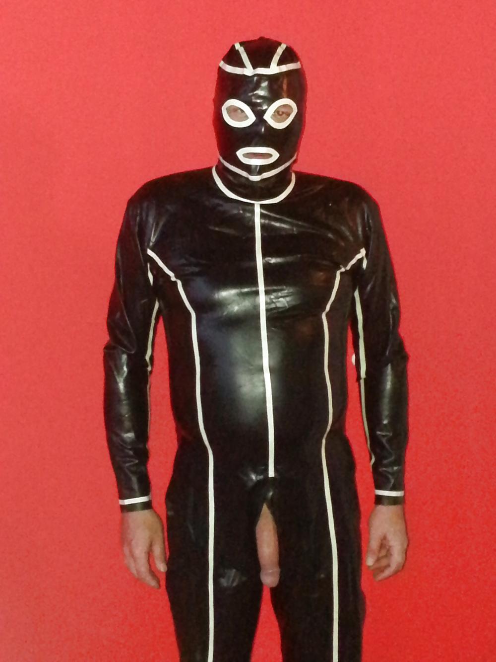 24P Latex TV Tanja