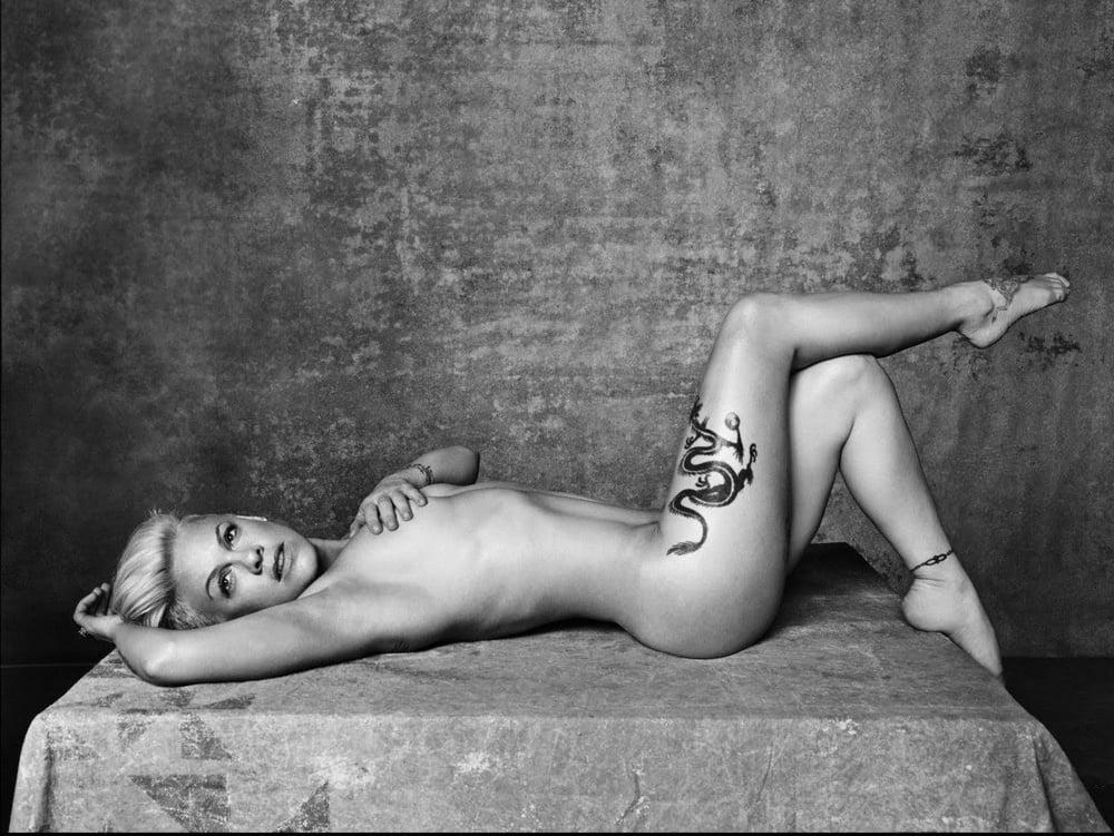 5P Pink - Nude Shoot