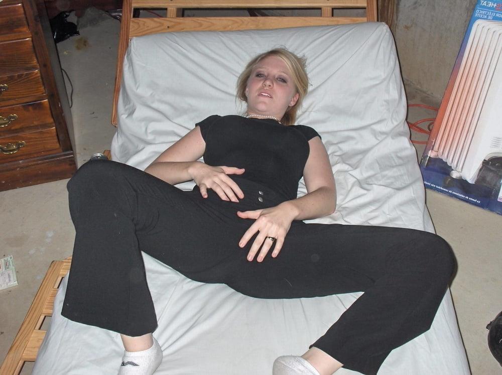 25P Exposed - Blonde Teen Spreads and Gets Facial