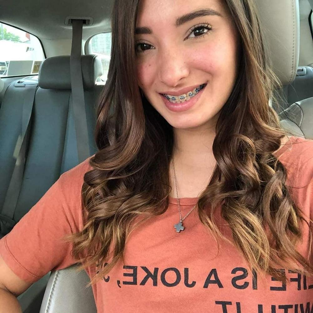 25P Teen latina