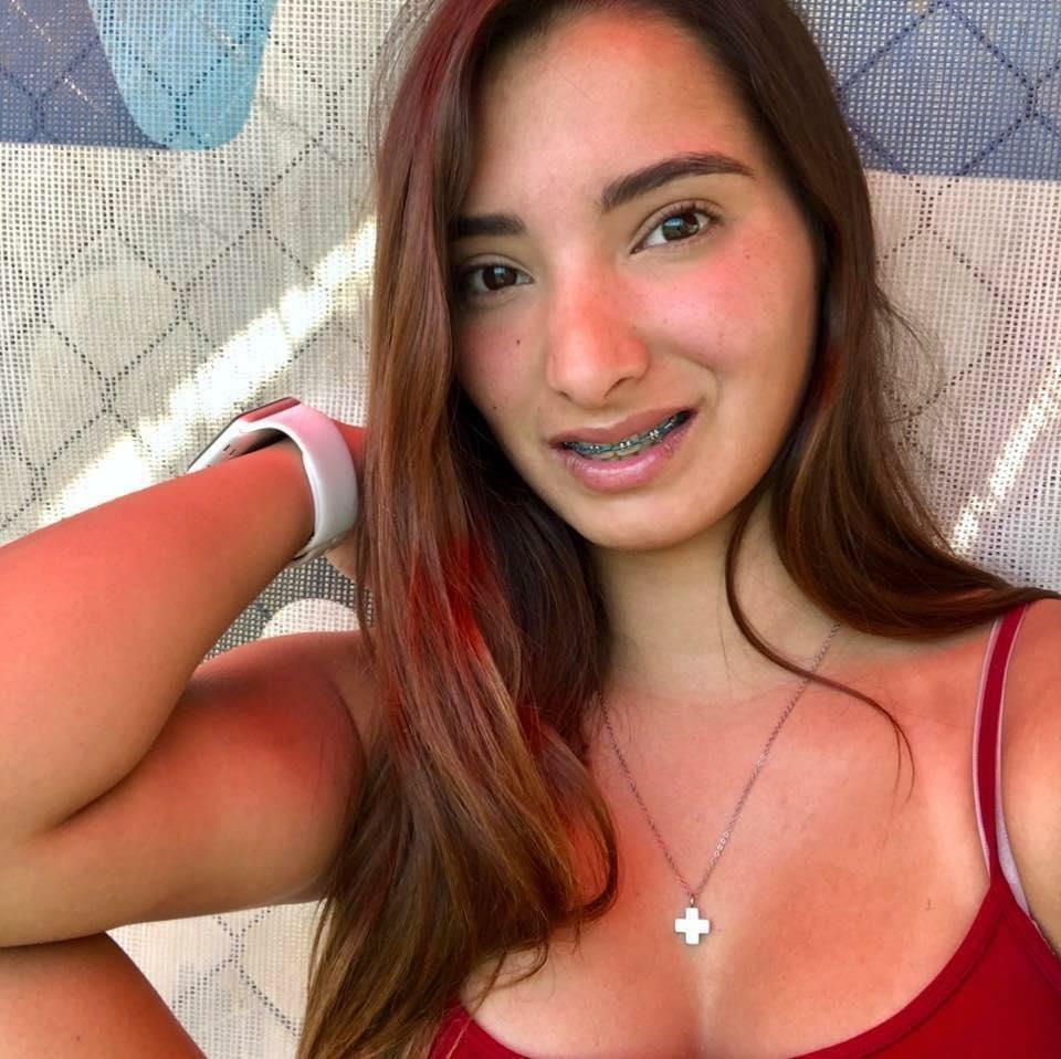 25P Teen latina