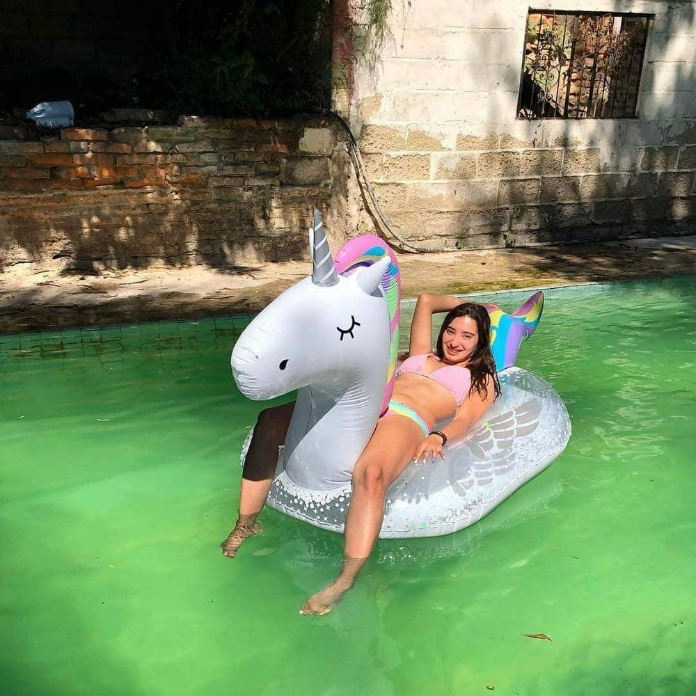 25P Teen latina