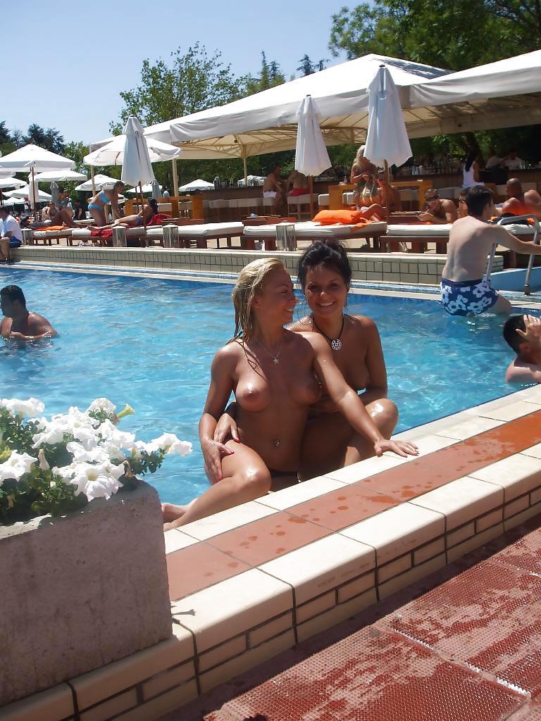 7P Bulgarian Pool Girls