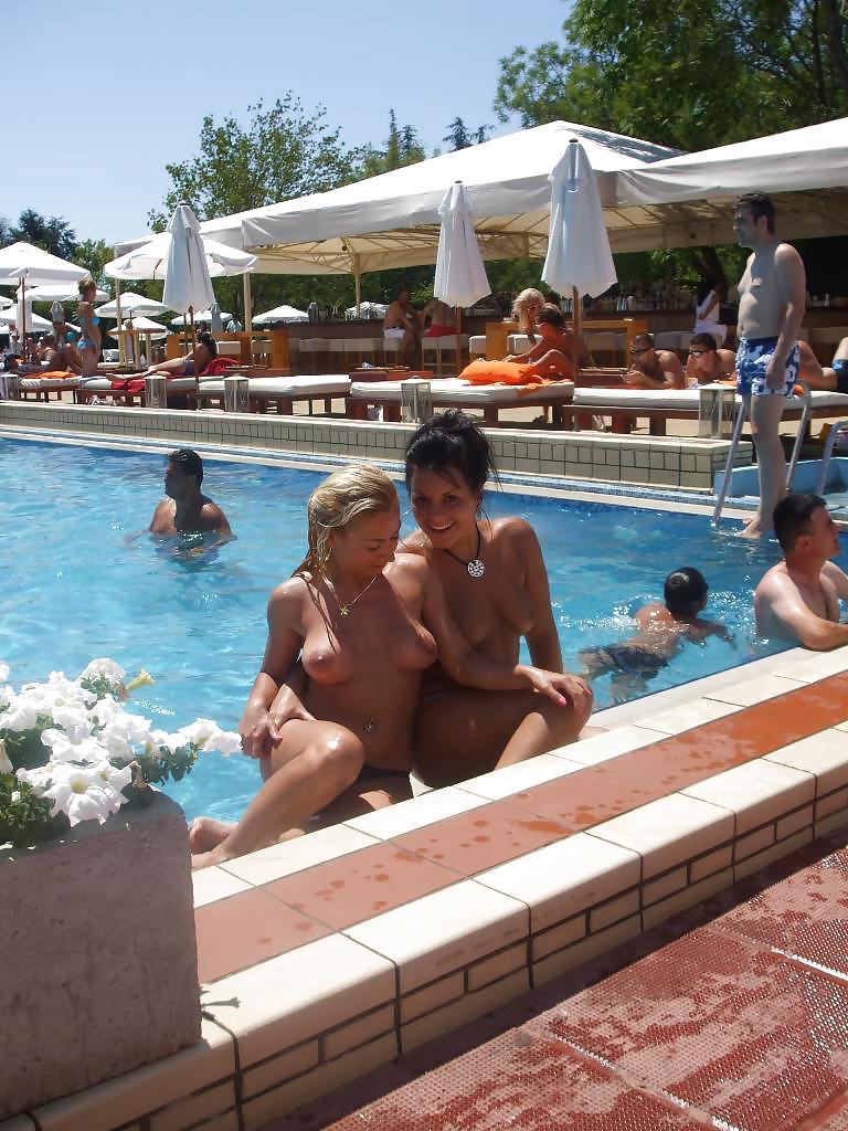 7P Bulgarian Pool Girls