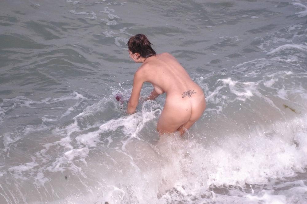 17P Beach Nudist