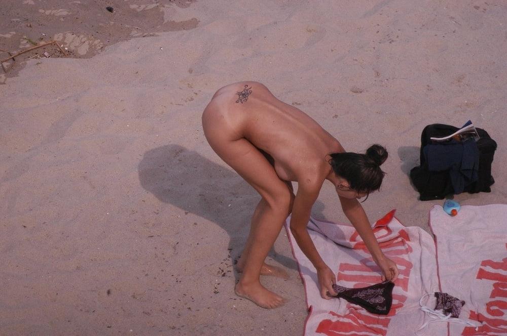 17P Beach Nudist