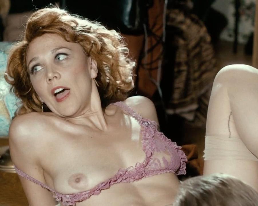 25P Maggie Gyllenhaal - MILF Actress Nude
