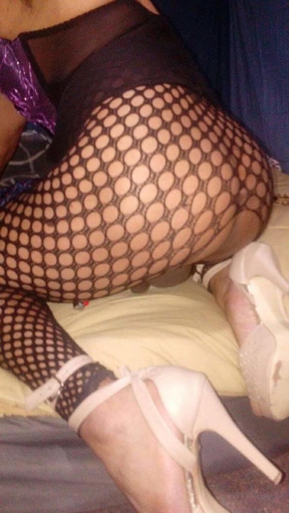 24P My ass wet