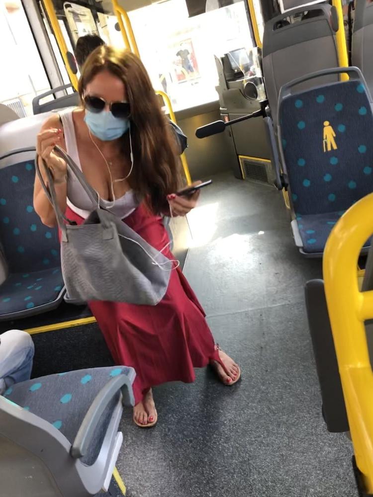 19P Huge Tits in Frankfurter Bus Line 39