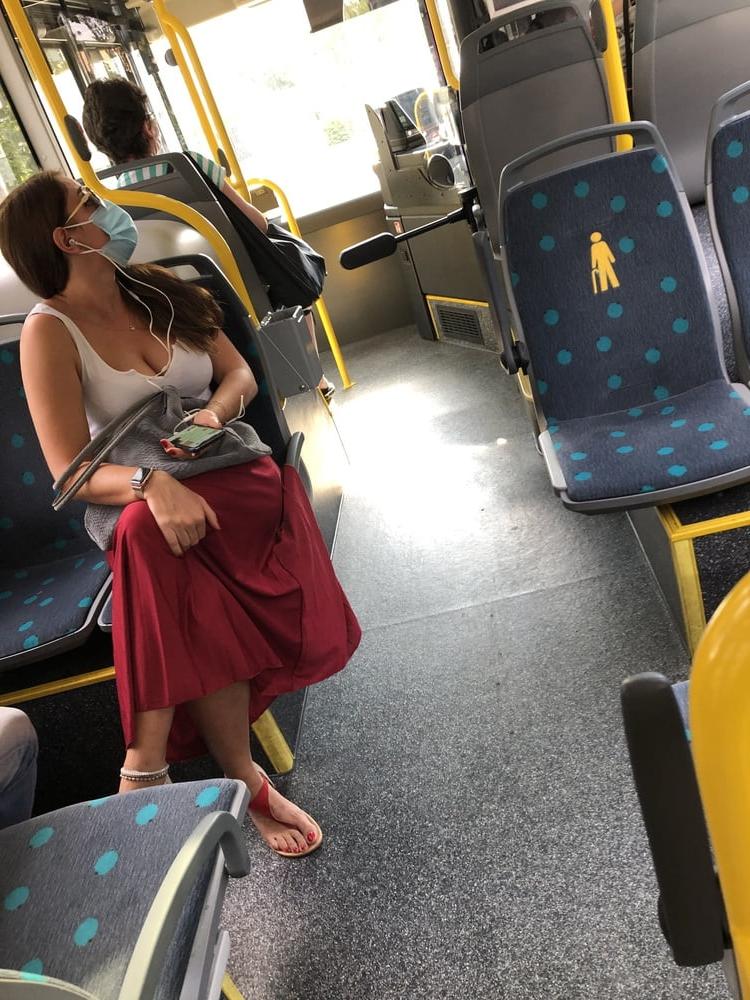 19P Huge Tits in Frankfurter Bus Line 39