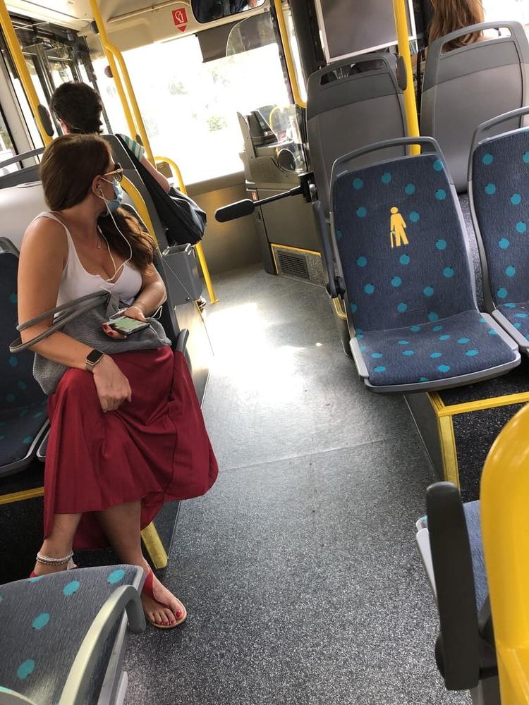19P Huge Tits in Frankfurter Bus Line 39