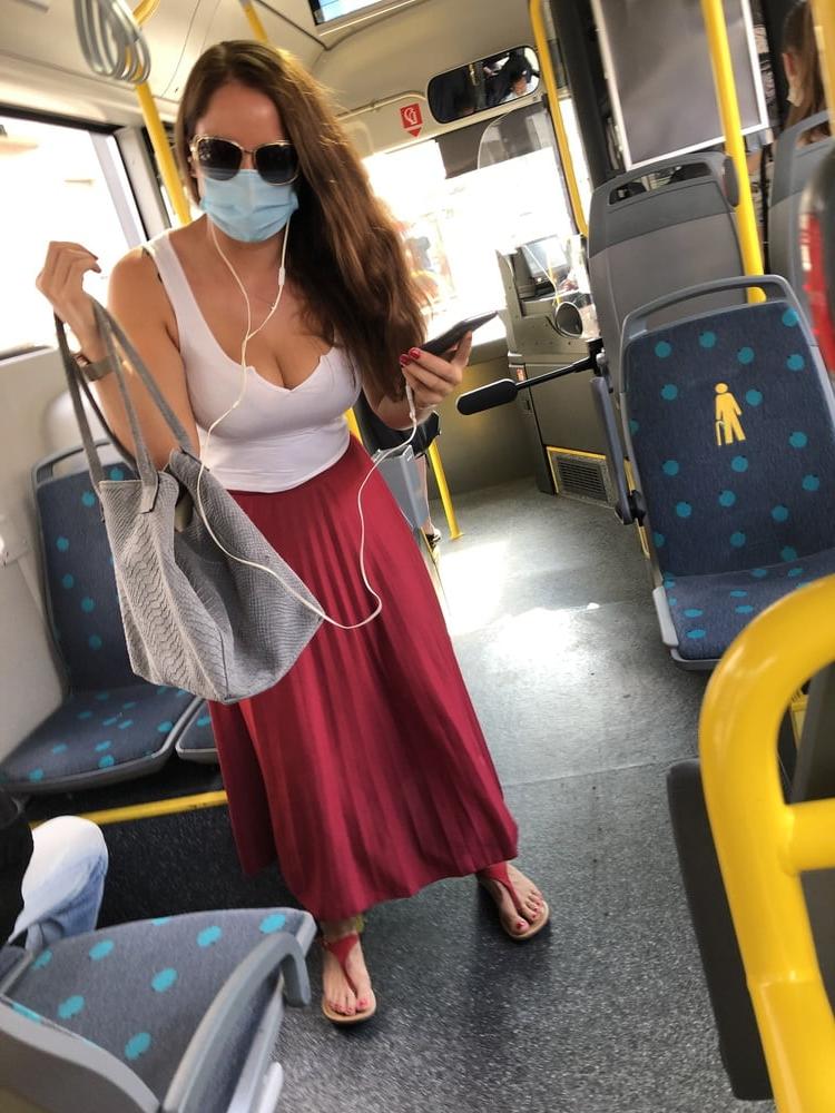 19P Huge Tits in Frankfurter Bus Line 39