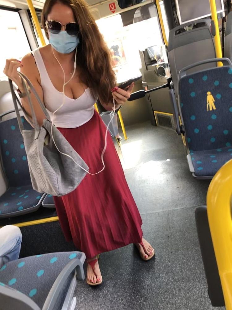 19P Huge Tits in Frankfurter Bus Line 39