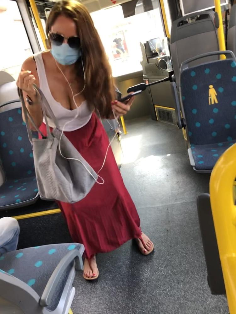 19P Huge Tits in Frankfurter Bus Line 39
