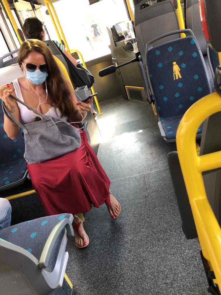 19P Huge Tits in Frankfurter Bus Line 39