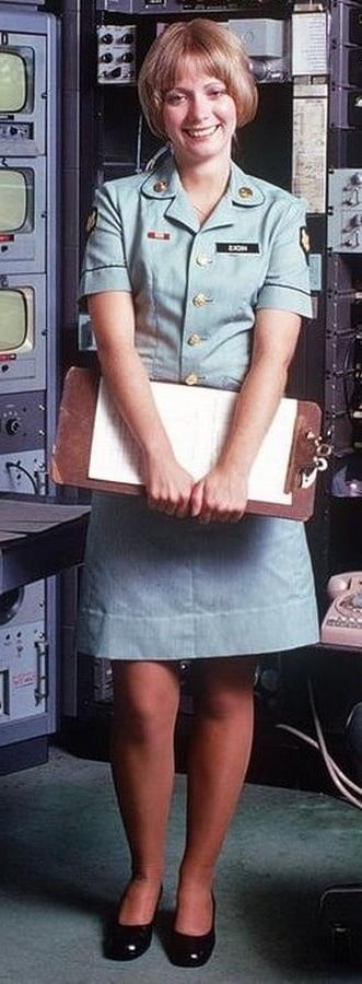 25P Pantyhosed Cunts in Uniform 02