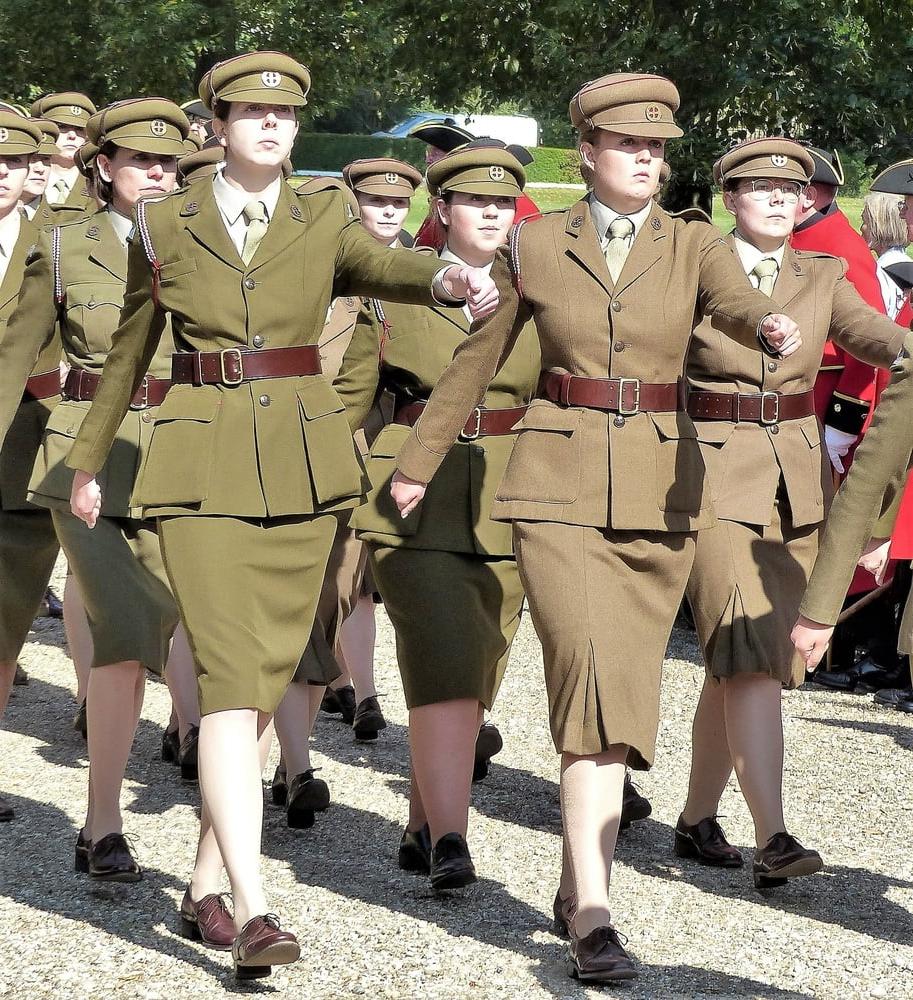 25P Pantyhosed Cunts in Uniform 02