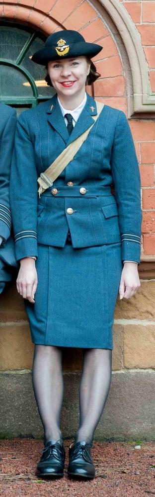 25P Pantyhosed Cunts in Uniform 02