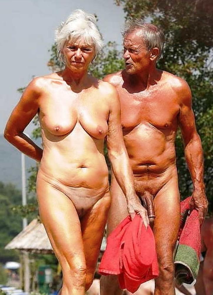 12P FKK Nudist Grannys