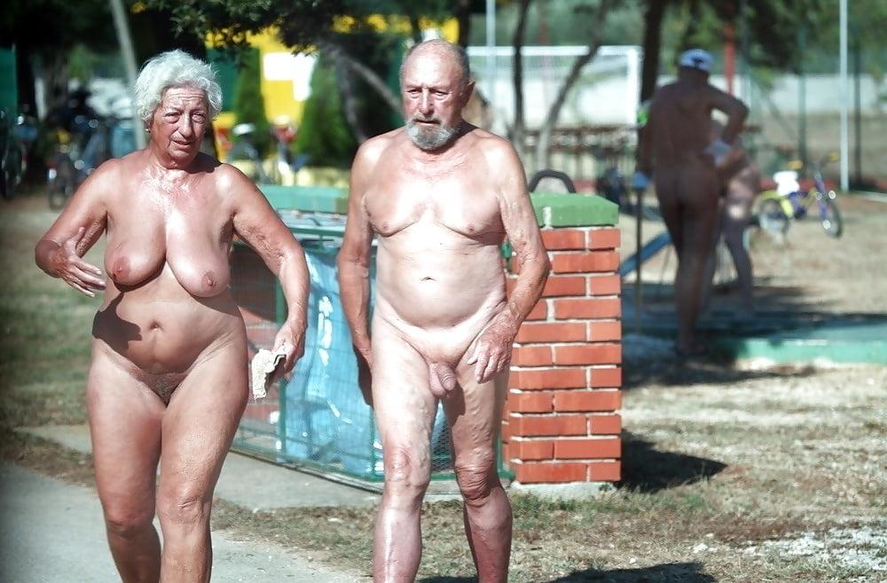 12P FKK Nudist Grannys