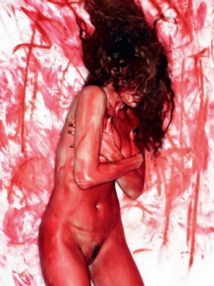 25P Kelly Brook Nude