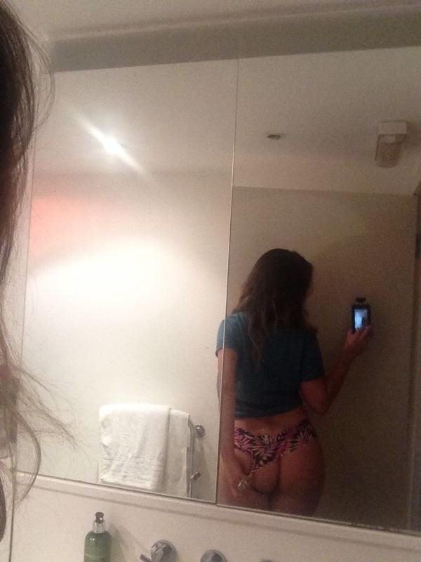 25P Kelly Brook Nude