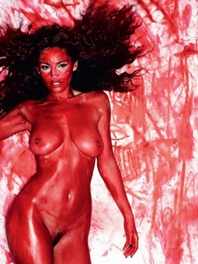25P Kelly Brook Nude