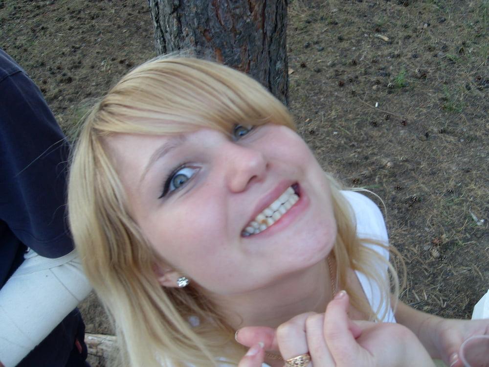 25P Amateur Blond teen public