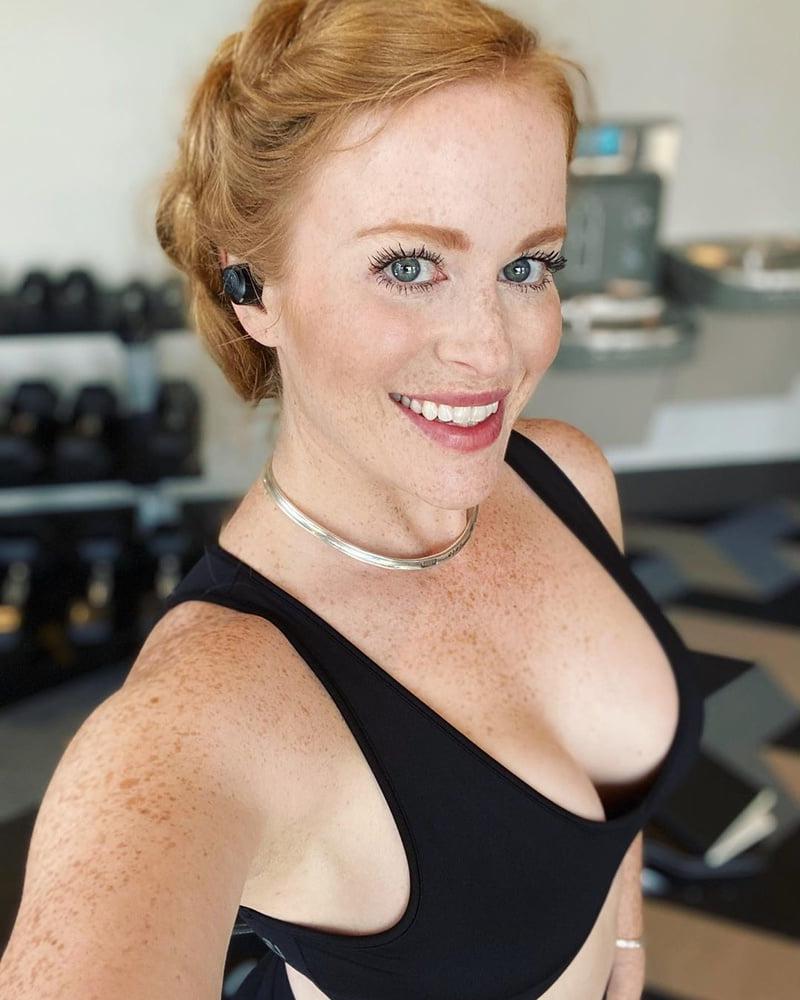 25P Ginger Gym whore