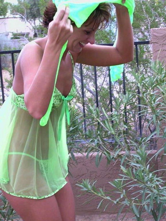 25P Sexy skinny mature in fishnet love to paint herself