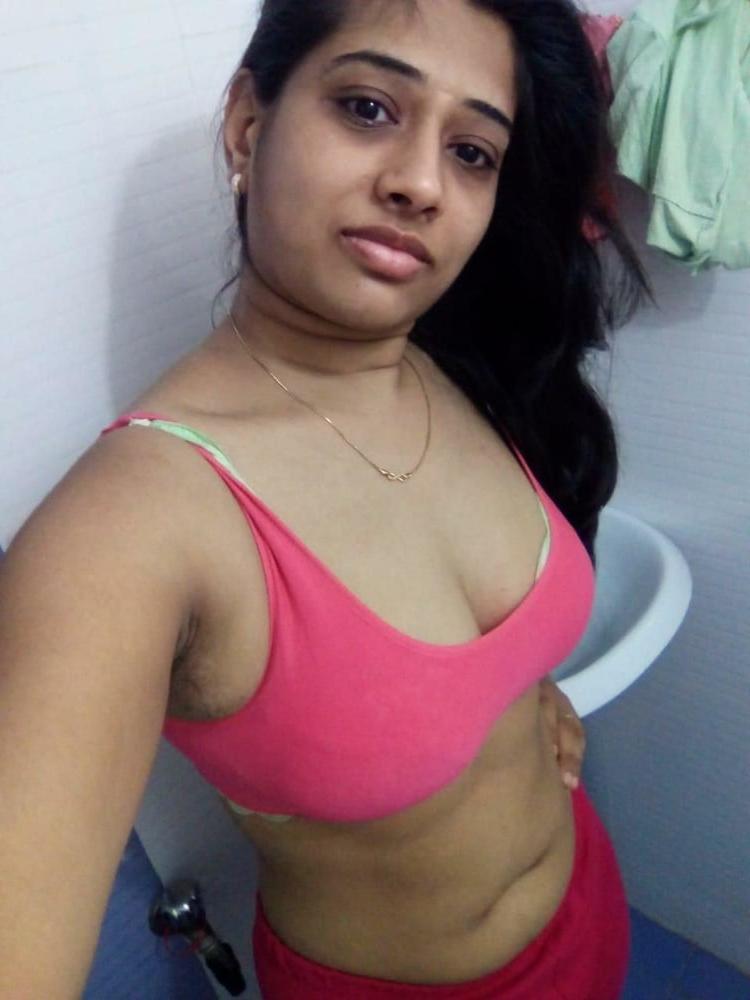 7P Showing nude pic