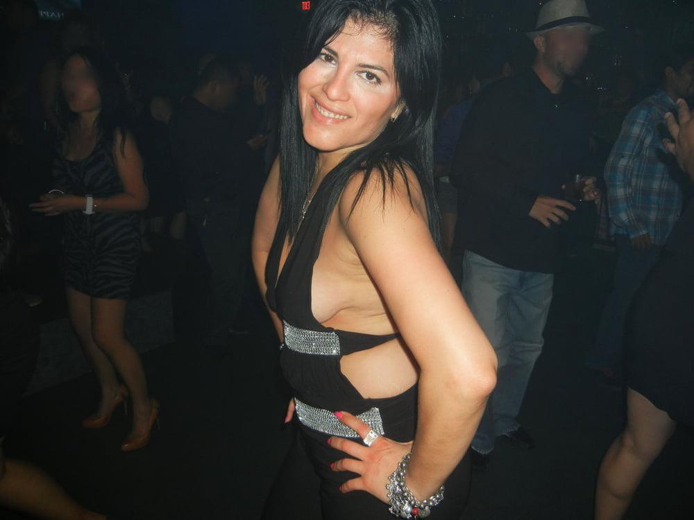 25P Yanira Texas Club Hooker