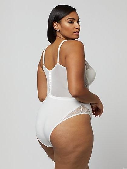 25P Plus Size White Lingerie