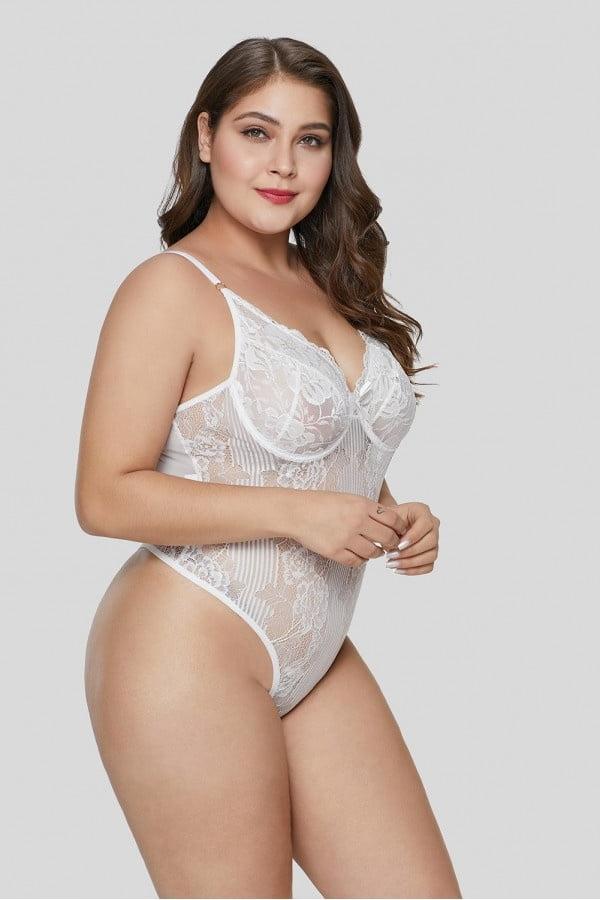 25P Plus Size White Lingerie