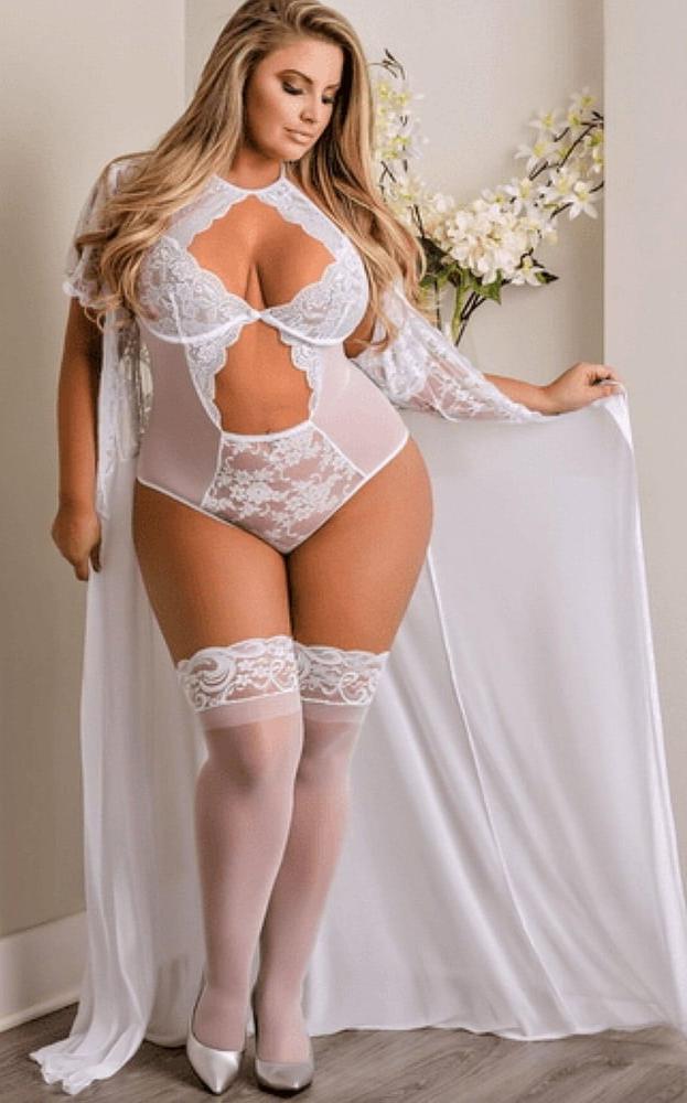 25P Plus Size White Lingerie